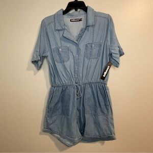 Dollhouse Denim Chambray Button Up Romper Size Large NWT